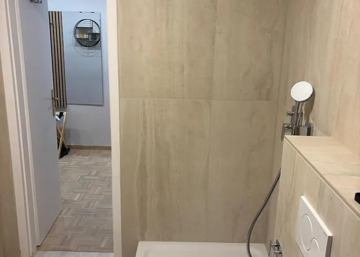 2 Bdr - Tranquil, Near Vienna's Old Apartment